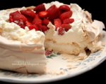 strawberry pavlova 2.jpg